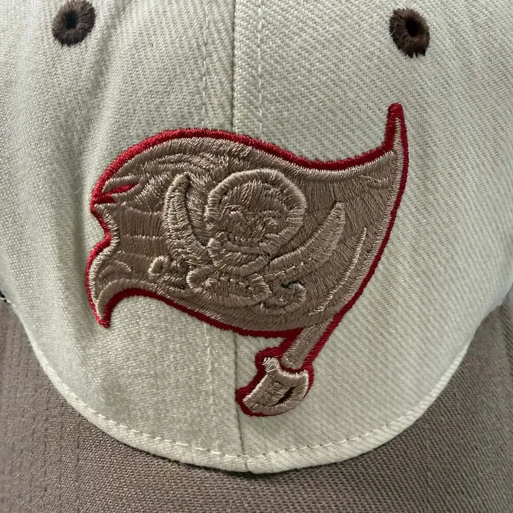 Vintage Reebok Tampa Bay Buccaneers NFL Flex Fit Hat Brown Cream